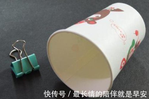 手机支架|一次性纸杯上夹个长尾夹,好多人不知道有啥用,但用过的人都夸好!