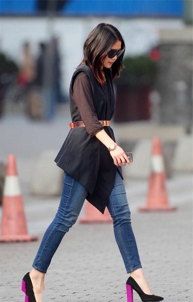 时尚穿搭，白色的配色清爽又减龄，潇洒又不失精致感