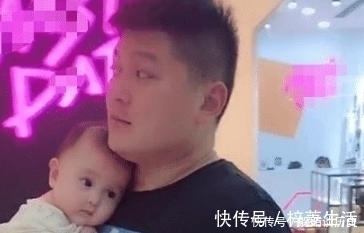 奶爸|奶爸“小鸟依人”式抱娃:这是最豪华温暖的“移动软卧”了!