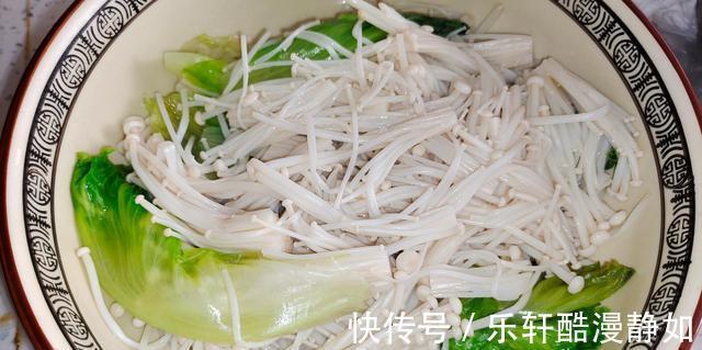 生菜|入秋后,别忘了“多吃酸”,这道“酸汤水煮菜”要吃,开胃抗秋燥