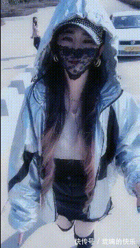 |搞笑GIF段子:璐璐你帮我下嘛,我玩游戏呢