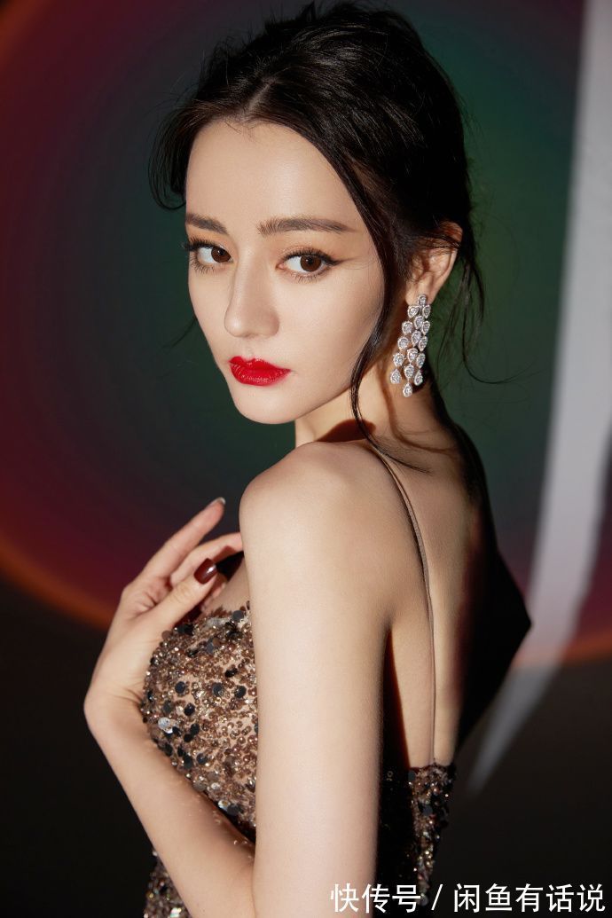 下巴 你的头发适合“扎着”还是“披着”,其实在于细节,颜值不是关键