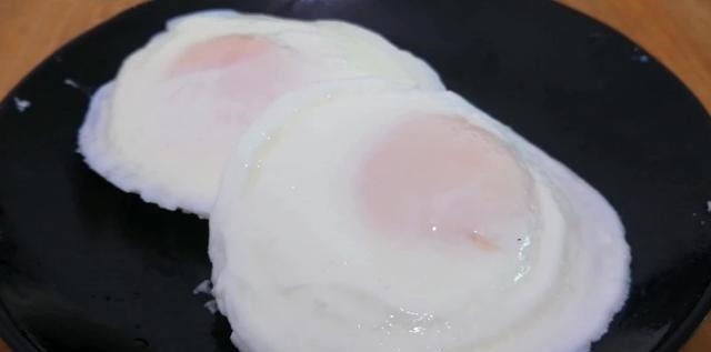 水煮荷包蛋我只服这种做法,不散花,个个圆溜溜,家常实用