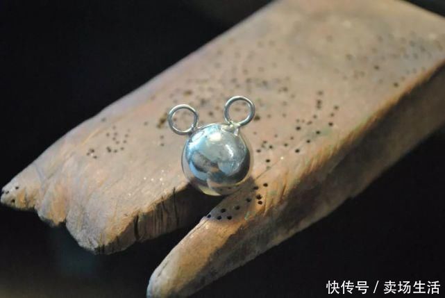 这件暗藏机关的项链,又变手链的可拆搭扣