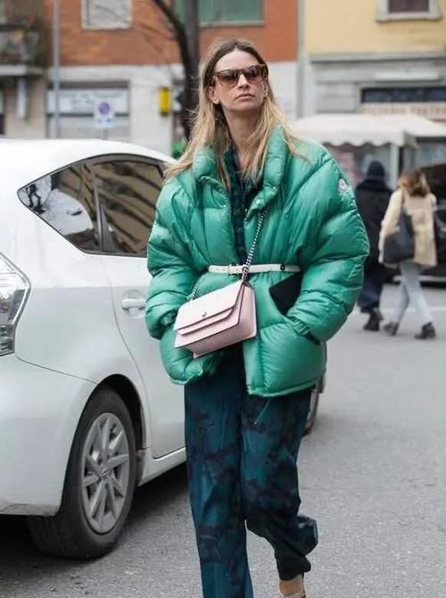  上街|羽绒服一定要穿的潮，不然就真成披着棉被上街了！