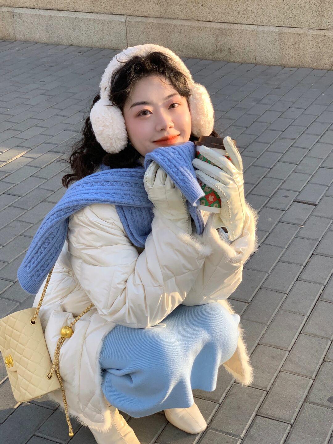 颜色|女人会穿才会更美,达人都喜欢这4款实用羽绒服,值得借鉴