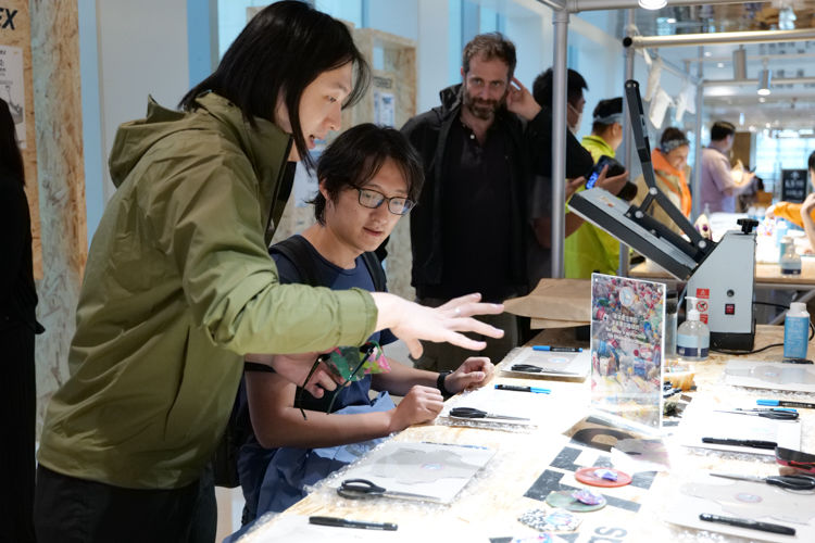 出场方式|新闻记者|新郎|河南|新娘|吊篮|工作人员|婚礼现场|婚礼_length＂:＂1525＂,＂displadidas TERREX旗舰店开业 开启可持续户外服饰