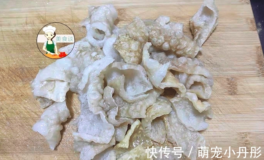 猪皮|天冷,这菜常被人扔掉,简单一煮比肉香,一次做好放冰箱,特省事