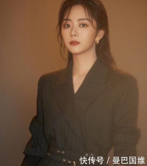 脸上有这3处“特征”的女生,并不适合披发,露出五官更女神