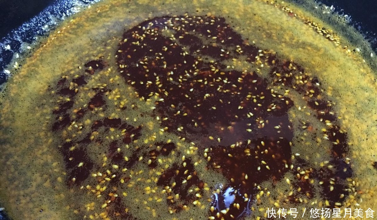 油泼辣子|香辣的秘制油泼辣子,味道丰富,操作简单,拌面条太好吃了!