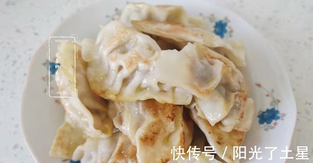 香菇|秋季抓紧吃这菜，剁成馅包饺子吃最香，鲜嫩美味，过一阵子就没了！