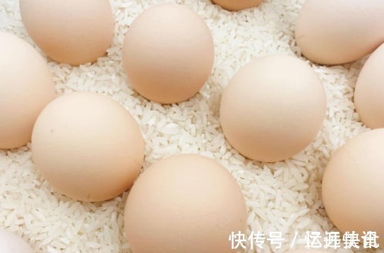 鸡蛋别放冰箱冷藏，学会3个土方法，轻松保存半年，像刚买的一样