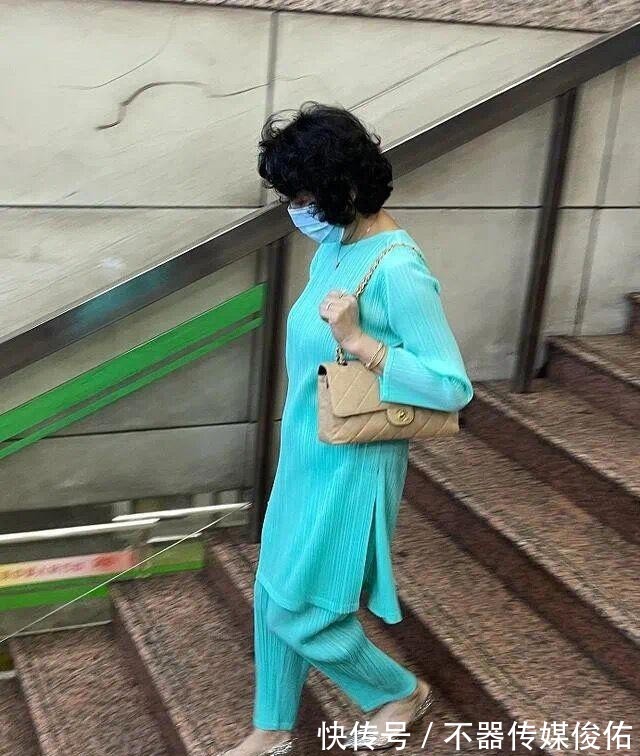 颜色|这群60+上海奶奶凭时尚穿搭火了,穿得时髦又好看,很值得借鉴