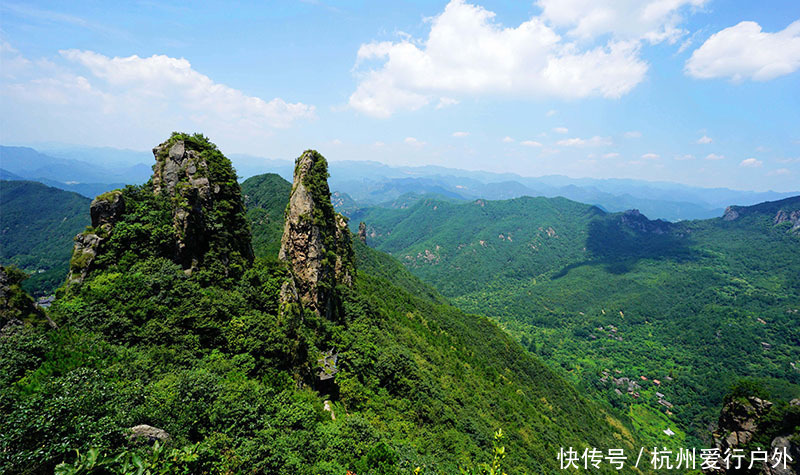 浦江|爱行户外-美景欣赏12月5日浦江仙华山：初冬，遇上那一抹红