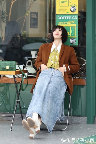 香风 为什么时髦精都爱穿“半身裙”?看看这4款洋气穿搭,你就明白了