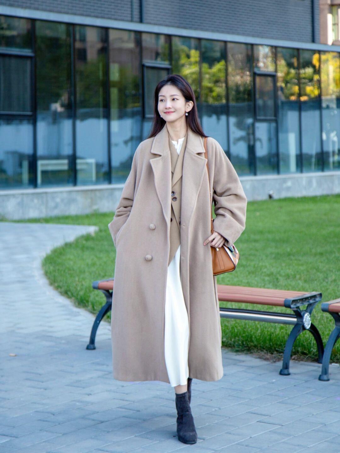 时尚博主|忽冷忽热的季节不知道穿什么?一件毛呢大衣全搞定