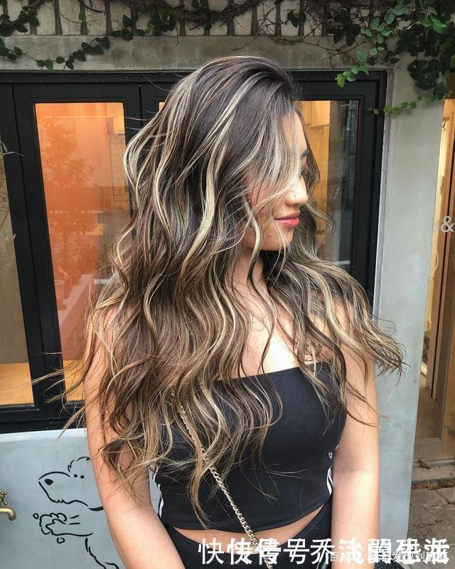 层次感|“最值得尝试”的女发,蓬松修颜很有层次感,大多数女性都喜欢