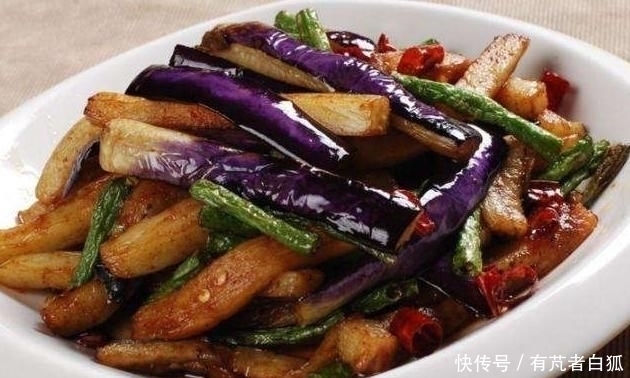 炒茄子,不要切好直接下锅,不入味还吸油教你大厨做法,太香了