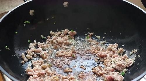 食用盐|夏天要多吃冬瓜，教你1个新吃法，给红烧肉也不换，全家爱吃