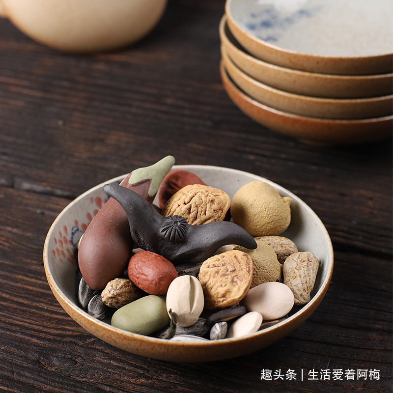 茶食搭配口诀甜配绿,酸配红,咸配乌龙,坚果配黑茶