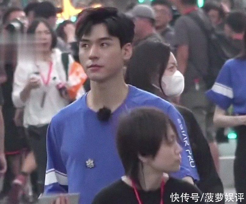 生图|龚俊综艺录制生图,无精修无美颜状态真实,颜值让人看傻眼