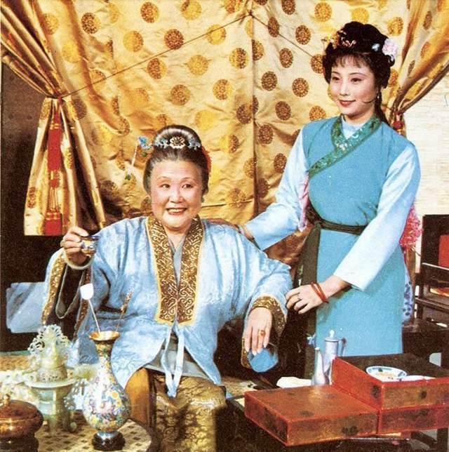 王熙凤|红楼女子:"机关算尽太聪明"的王熙凤,逆天改命是英豪