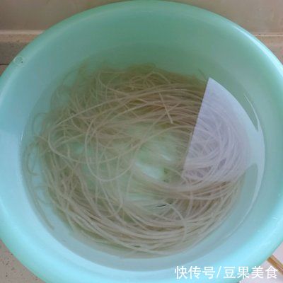 萝卜粉丝包子这样做,手残党也能当大厨