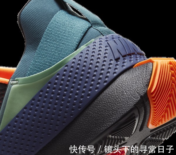 go Nike发布全新鞋子 穿脱全程都无需动手!