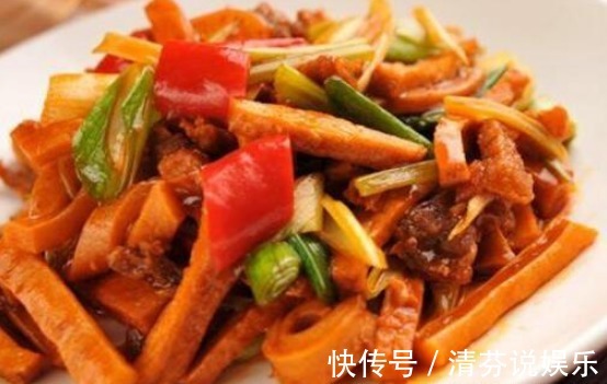 周末聚会在家招待朋友，做了几道下酒菜，做法简单，待客很有面子