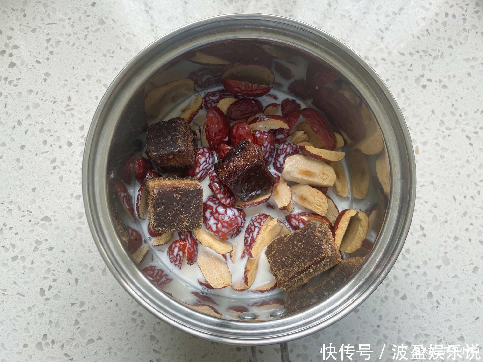 口感|红枣别只会煮饭了,用来做蛋糕枣香浓郁,口感松软越吃越香