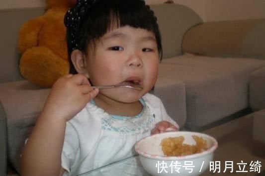 家长|家长整天喂孩子吃3种饭,让娃一年没长个,医生伤脾胃影响发育