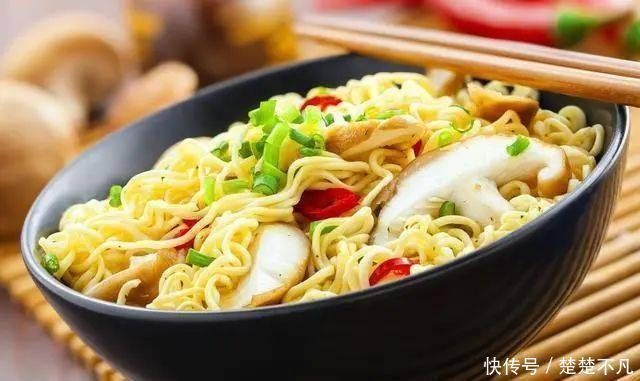 汉堡|提醒减肥时别吃6种食物,热量比米饭还高,尤其是第3种