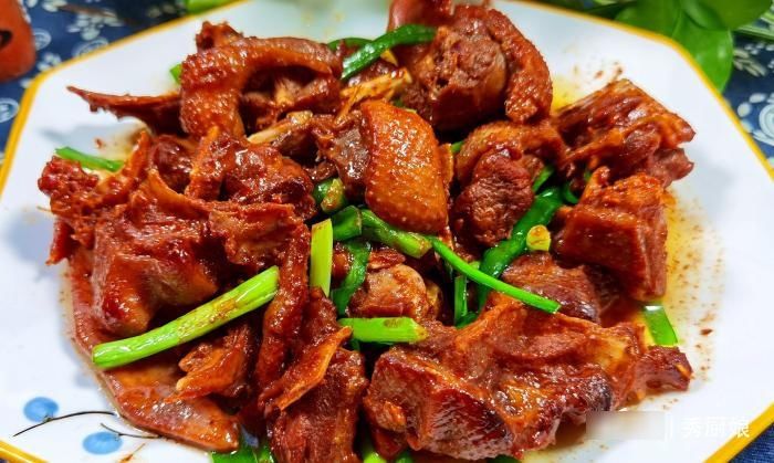 鹅肉|秋季要多吃鹅肉,蛋白质比牛肉高,营养滋补降秋燥,炖一锅真解馋