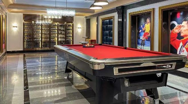 內飾|處處彰顯羽球元素!林丹豪宅曝光內飾奢華 圍墻雕刻超級丹奧運歷程