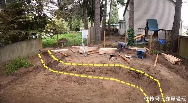 台阶|铺石板路砌台阶,荒芜庭院经过10天改造,一半花园一半休闲