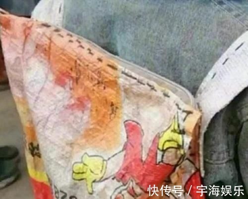 上学|孩子背麻袋书包上学惹人疼,穷可以,但别让穷刻到孩子的骨子里