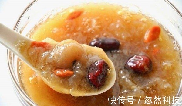 银耳羹|银耳能补充胶原蛋白爱美的女性注意了,吃多了或会让你越来越丑