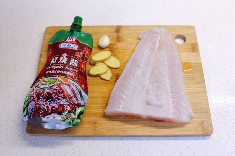 老人小孩都能吃的龙利鱼，肉质鲜嫩没有刺，配上米饭更鲜美