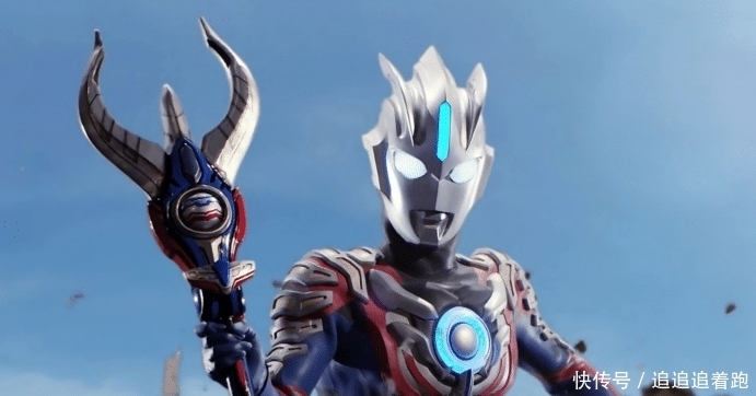 新生代能借助前辈的力量，后期泽塔还借艾斯的力量，瞧不起爱迪？