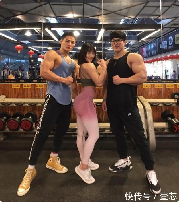 女孩|95后女孩因健身在网络走红,这就是健身的魅力,网友:美极了