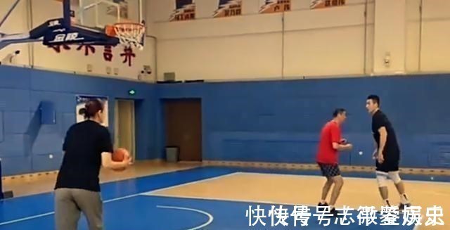 杨鸣|辽篮1夜3猛料!付豪全家总动员陪练,杨鸣接代言,郭艾伦越雷池