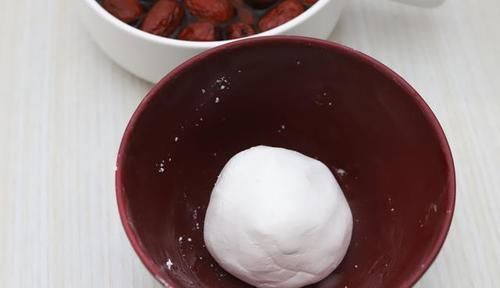 营养|女人补气血的“小零食”,做法很简单,每天来几颗,健康又营养