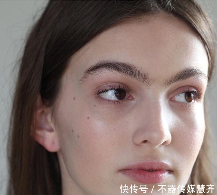 屏障|老生常谈:“补水”毁了多少好皮肤?面膜敷得少,皮肤会更好