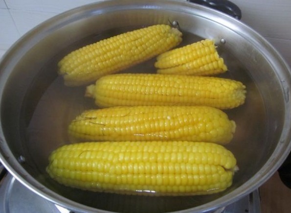 煮玉米的“水”，先别着急倒掉，3个好处，知道以后别浪费