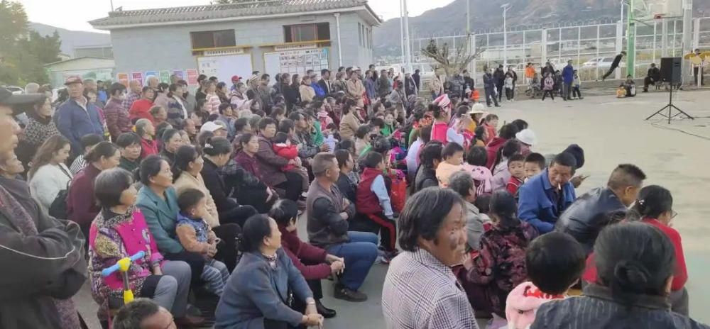  家门口|送戏下乡，让群众在家门口乐享“文化大餐”！