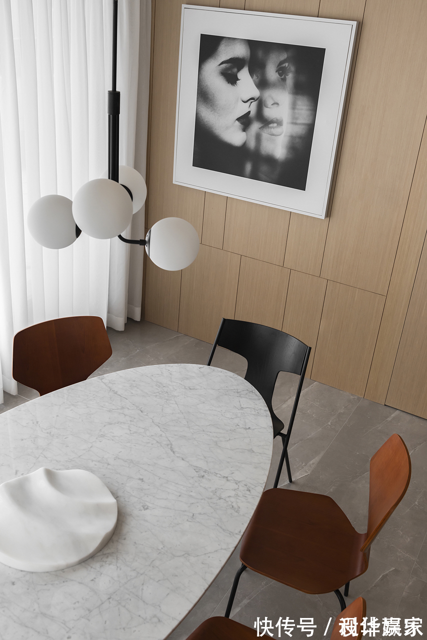 原木|243㎡自然跃层,耐看的原木+白色,还有自家花园,真让人羡慕