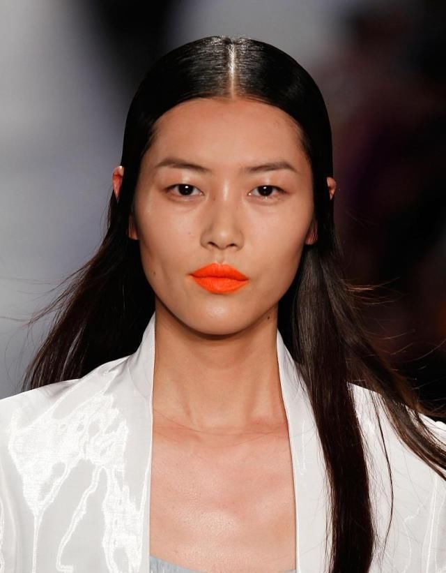 试色|黄黑皮女人化妆三不要,避开这些“雷区”,让你轻松变美