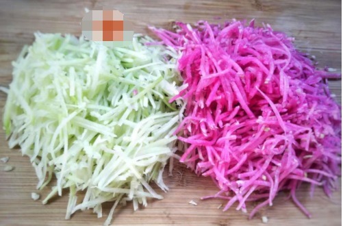 我家隔几天就做这个吃,一次做一大盆,随吃随取,太香了