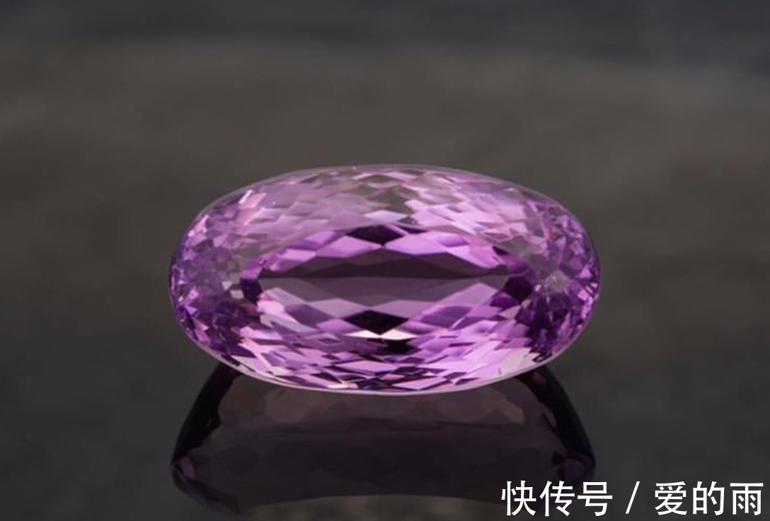 伊丽莎白泰勒#它的紫色恰似伊丽莎白泰勒的眼睛,它就是传说中的暗夜珠宝明星