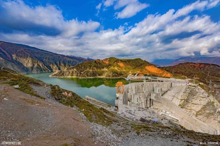 西北第二大水电站，修建在黄河上游，坐拥美如仙境般的美景